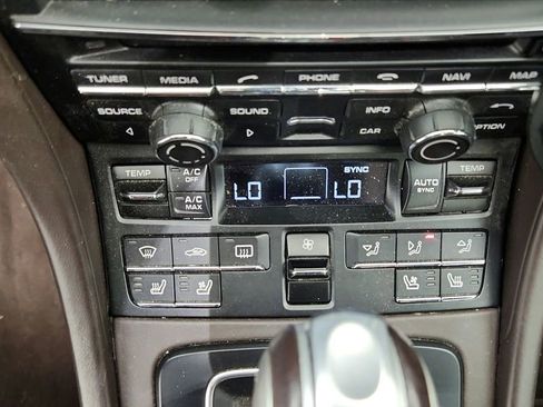 Used 2015 Porsche 911 Turbo image 36