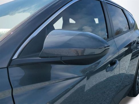 New 2026 Hyundai Tucson Blue SE image 12