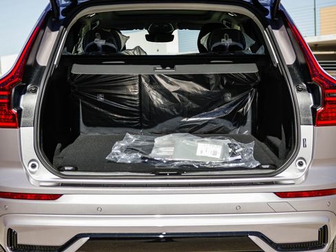 New 2026 Volvo XC60 B5 Plus image 28