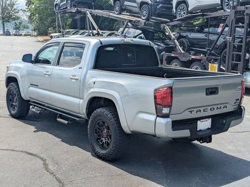 Used 2022 Toyota Tacoma SR5 w/ Technology Package RWD image 5
