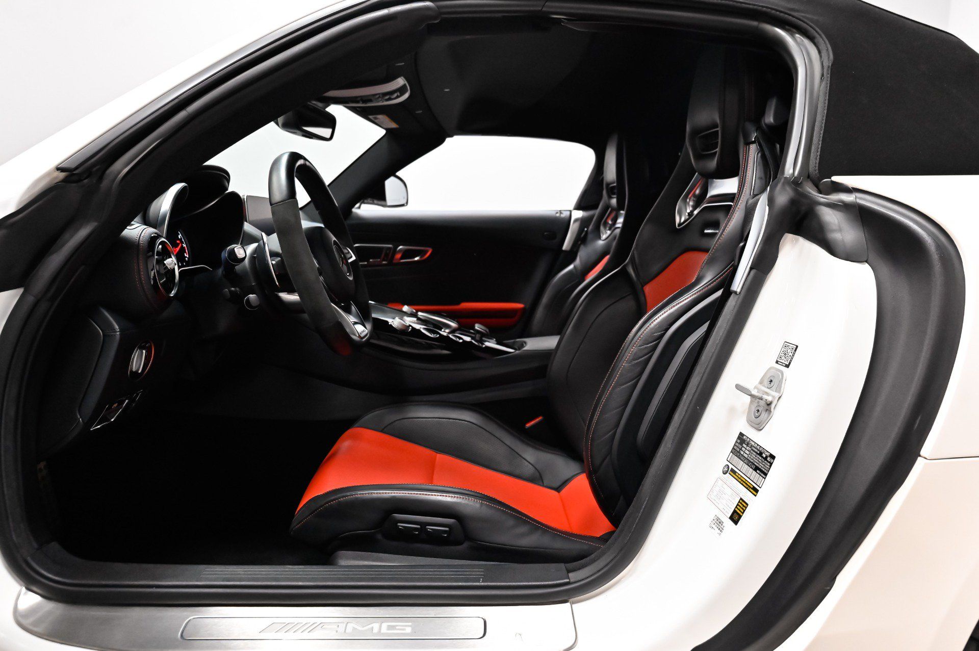 Used 2018 Mercedes-Benz AMG GT Roadster image 19