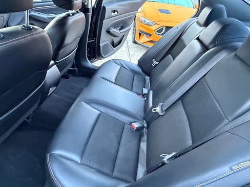 Used 2020 Nissan Altima 2.5 SR FWD image 15