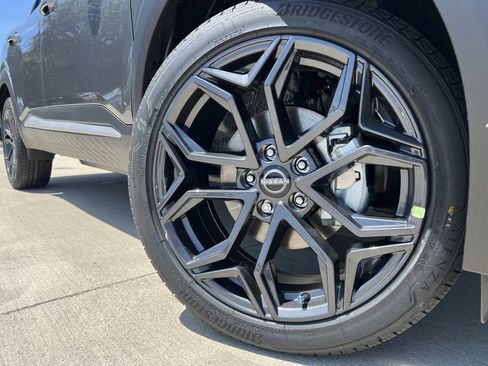 New 2026 Nissan Kicks SR AWD/4WD image 7