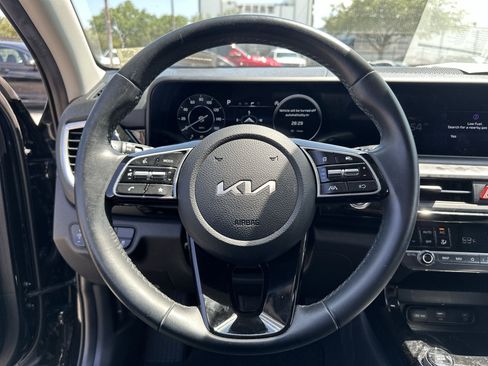 Certified 2024 Kia Seltos S FWD image 11