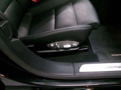 Used 2014 Porsche Panamera 4 AWD/4WD image 29