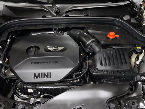 Used 2019 MINI Cooper 4-Door Hardtop image 24