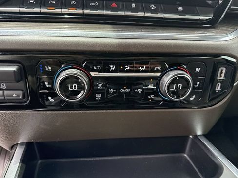 Used 2023 Chevrolet Silverado 1500 LTZ w/ LTZ Premium Texas Edition AWD/4WD image 19