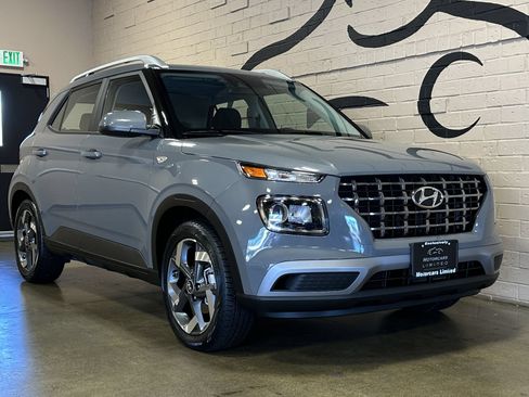 Used 2022 Hyundai Venue SEL w/ Cargo Package FWD image 12