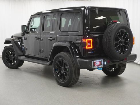 Used 2023 Jeep Wrangler Unlimited Sahara w/ Cold Weather Group image 14