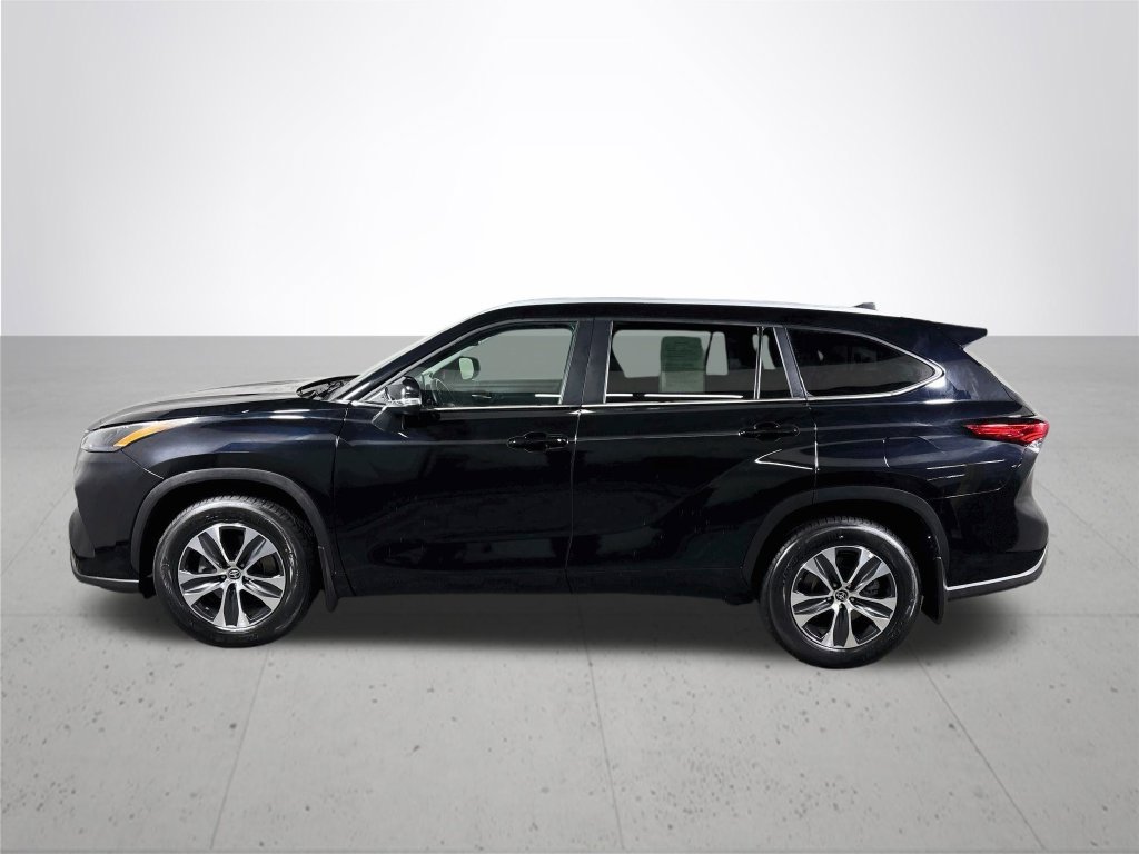 Used 2023 Toyota Highlander XLE AWD/4WD image 9