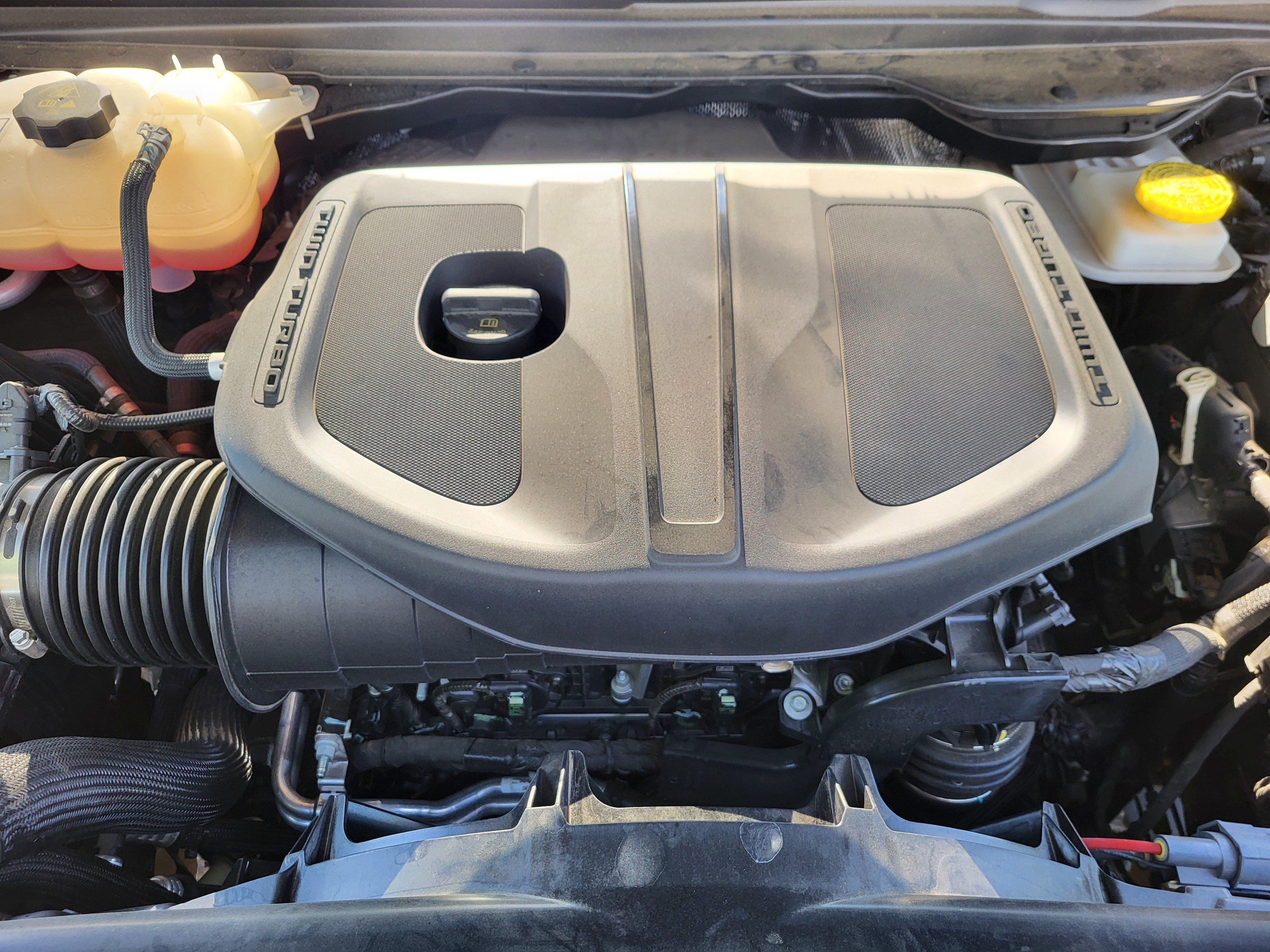 Used 2025 RAM 1500 Laramie AWD/4WD image 23