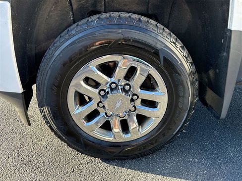 Used 2018 Chevrolet Silverado 3500 High Country w/ Duramax Plus Package image 27
