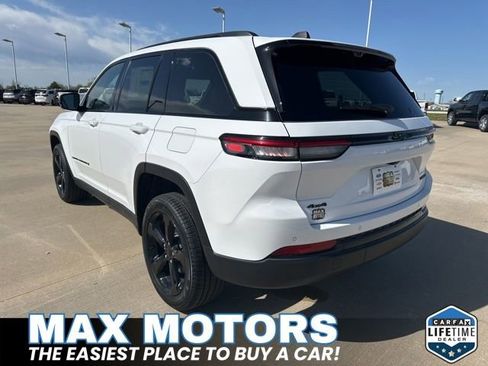 Used 2024 Jeep Grand Cherokee Limited w/ Luxury Tech Group II AWD/4WD image 4