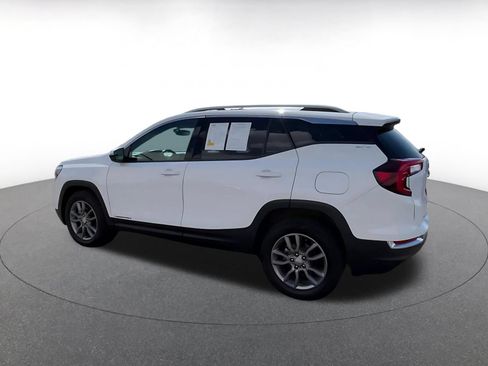Used 2024 GMC Terrain SLT AWD/4WD image 10