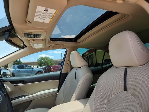 Used 2022 Toyota Camry XLE w/ Navigation Upgrade Package FWD image 7