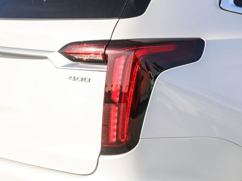 Used 2022 Cadillac XT6 Premium Luxury image 9