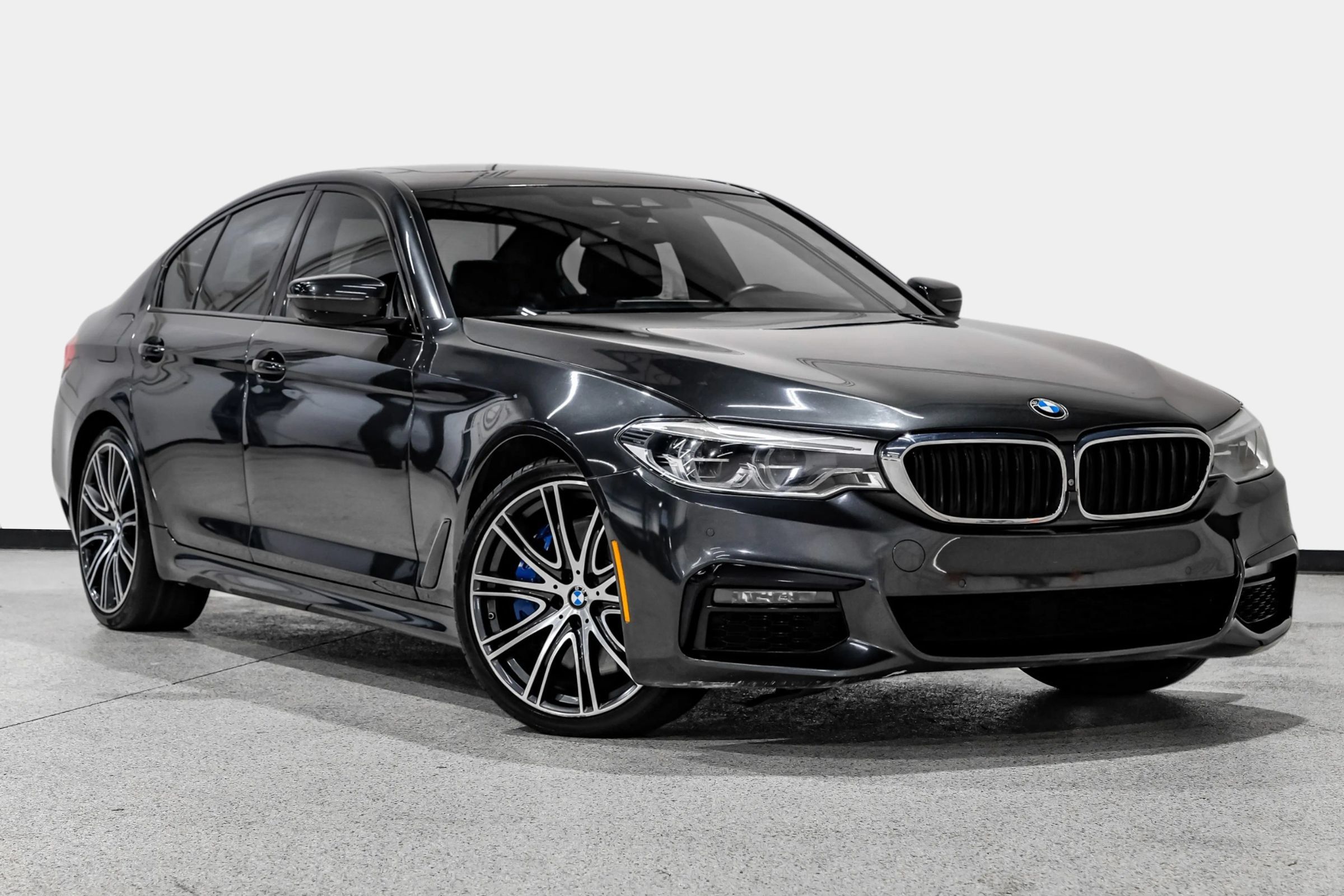 Used 2019 BMW 540i w/ M Sport Package RWD image 4