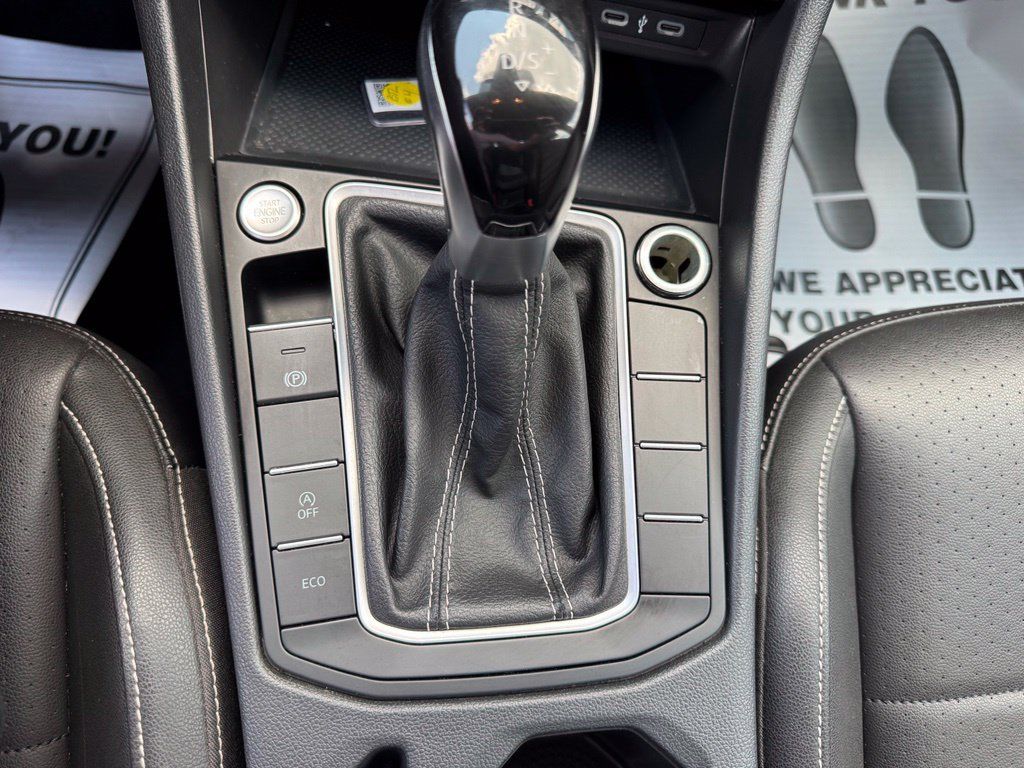 Used 2024 Volkswagen Jetta SE FWD image 37