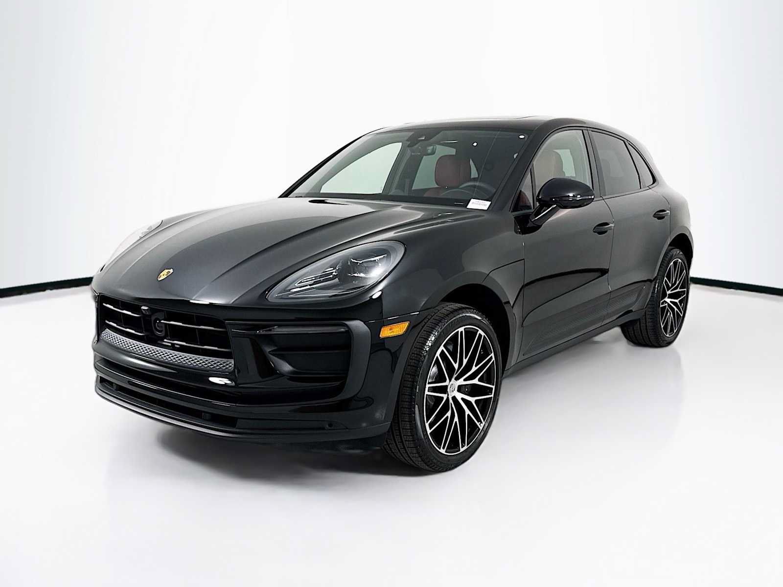 Used 2026 Porsche Macan AWD/4WD image 1