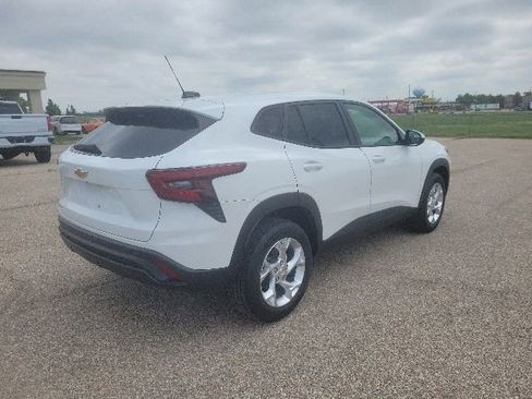 New 2026 Chevrolet Trax LS FWD image 20