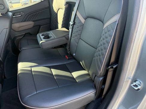 Used 2023 GMC Canyon Denali image 29