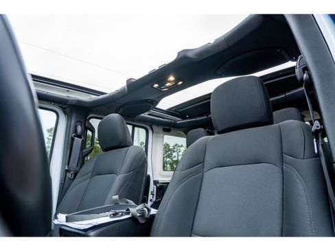 Used 2021 Jeep Wrangler Unlimited Sport image 31