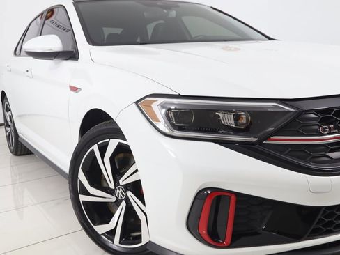 Used 2024 Volkswagen Jetta GLI Autobahn image 17