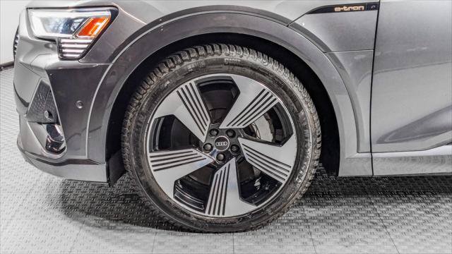 Used 2021 Audi e-tron Prestige w/ Prestige Package AWD/4WD image 35