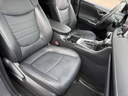 Used 2023 Toyota RAV4 XLE Premium image 11