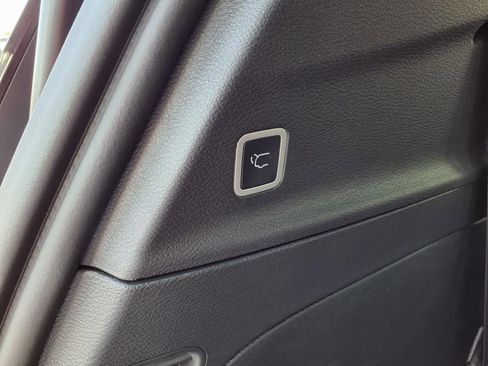 New 2025 Chrysler Pacifica Select image 21