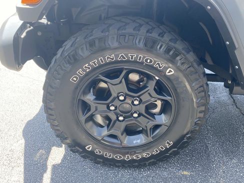 Used 2023 Jeep Wrangler Unlimited w/ Sun & Screen Package AWD/4WD image 13