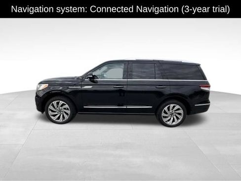 Used 2022 Lincoln Navigator Reserve AWD/4WD image 4