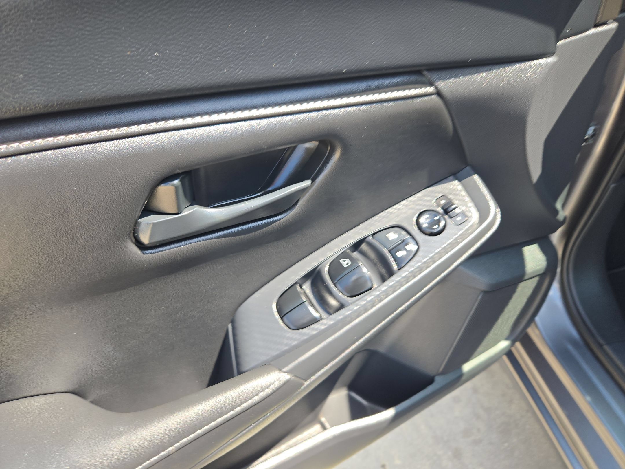 Certified 2025 Nissan Sentra S FWD image 12