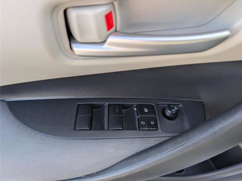 Used 2020 Toyota Corolla L image 17