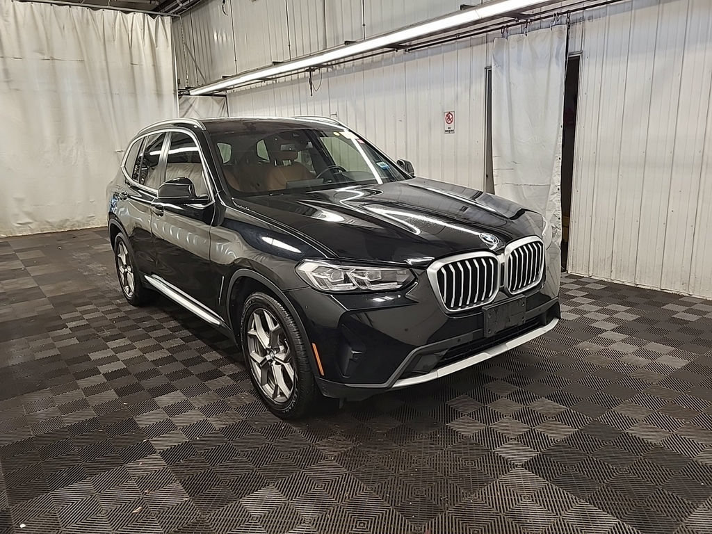 Used 2022 BMW X3 xDrive30i AWD/4WD image 3