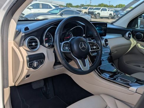 Used 2022 Mercedes-Benz GLC 300 image 4