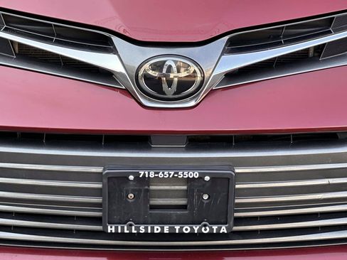 Certified 2019 Toyota Sienna XLE w/ XLE Navigation Package FWD image 6