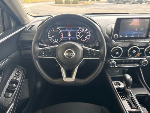Used 2023 Nissan Sentra SV image 8