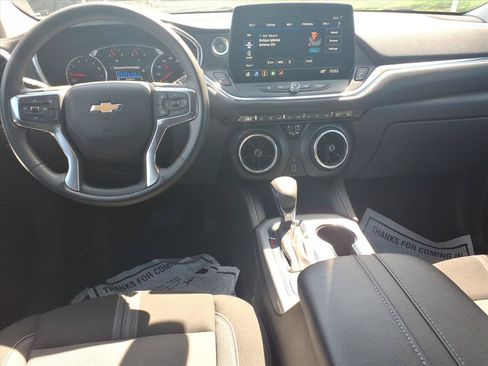 Used 2025 Chevrolet Blazer LT AWD/4WD image 9