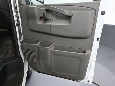 Used 2017 Chevrolet Express 3500 LT w/ LT Preferred Equipment Group RWD image 40