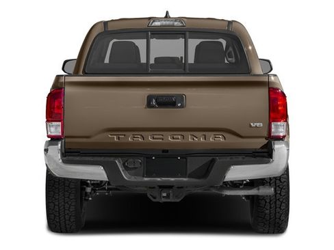 Used 2016 Toyota Tacoma SR5 w/ SR5 Appearance Package (SN) image 5