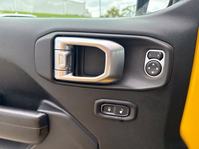 Used 2020 Jeep Wrangler Unlimited Rubicon AWD/4WD image 16