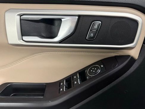 Used 2020 Ford Explorer XLT w/ Equipment Group 202A image 30