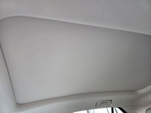 Used 2022 Buick Envision Avenir w/ Technology Package II image 23