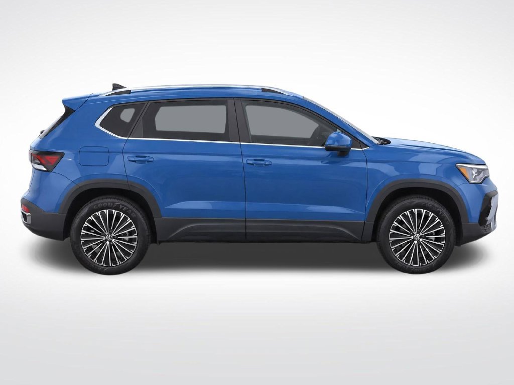 Used 2026 Volkswagen Taos SE FWD image 8