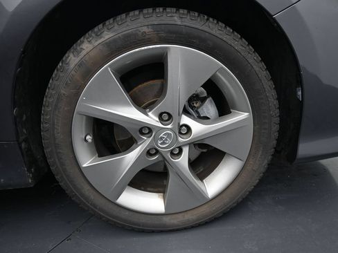 Used 2014 Toyota Camry SE w/ Leather Package FWD image 11