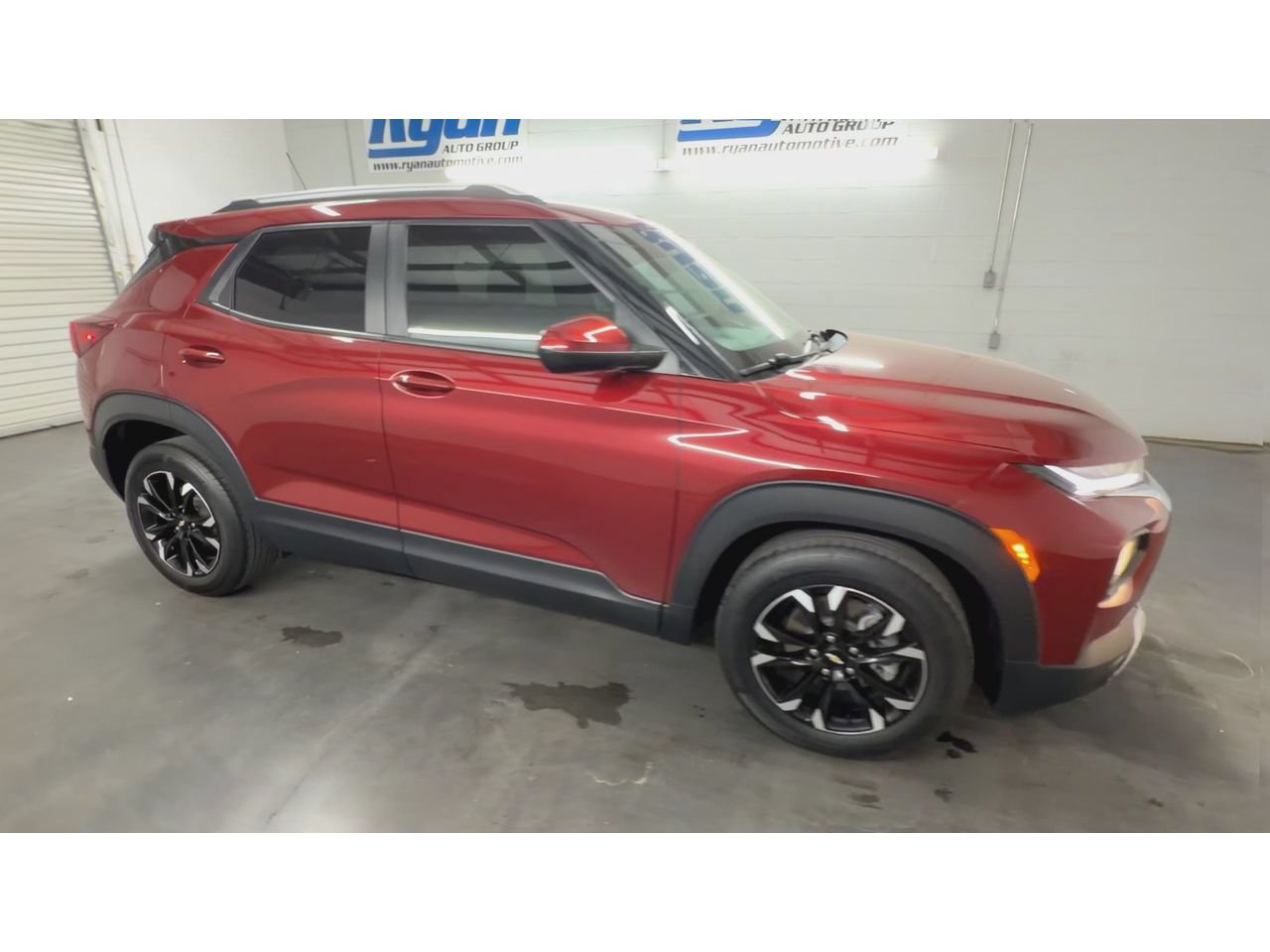 Used 2023 Chevrolet TrailBlazer LT FWD image 2
