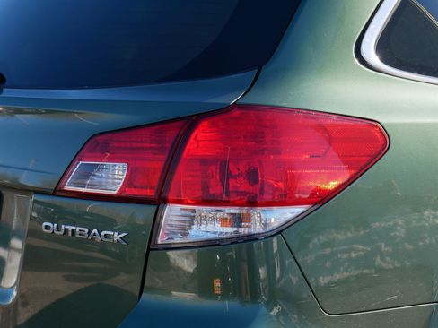 Used 2013 Subaru Outback 2.5i Premium w/ All-Weather Pkg image 17