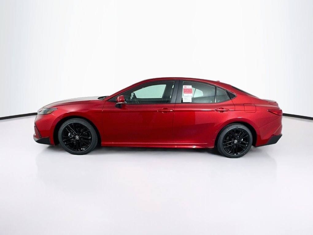 Used 2026 Toyota Camry SE FWD image 6