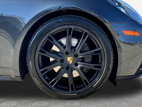 Used 2018 Porsche Panamera 4 AWD/4WD image 33